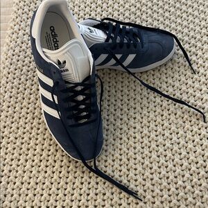 Adidas Men's Gazelle Dark Blue and White Sneakers